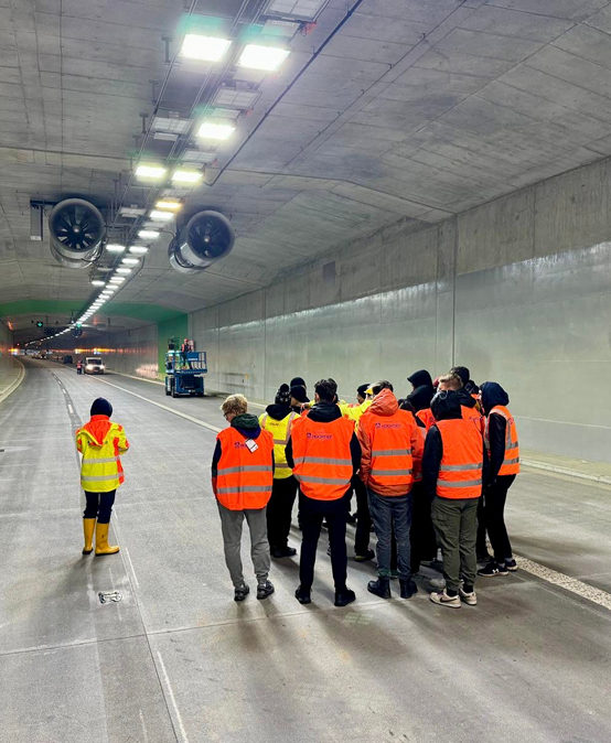 Exkurze studentů VŠTE na stavbě dálnice D3 v úseku Úsilné – Hodějovice